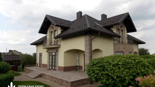 Новини України - Ексглаву податкової Тернопільщини підозрюють у приховуванні майна на 23 млн