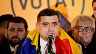 Новини світу - Лідер перегонів у Румунії обіцяє проросійському Джорджеску посаду прем'єра