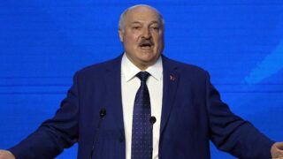 Новини світу - Лукашенко помилував понад 40 політв'язнів "до 9 травня"