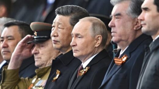 Новини політики - Маски скинуті: навіщо Сі Цзиньпін підтримав Путіна 9 травня