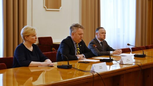 Новини України - МЗС заявив демарш послам за участь у параді Путіна