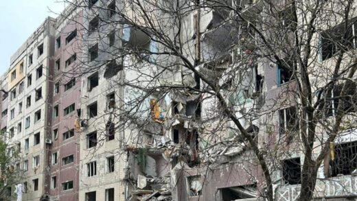 Новини України - Росіяни скинули авіабомбу на багатоповерхівку в Костянтинівці, 12 поранених