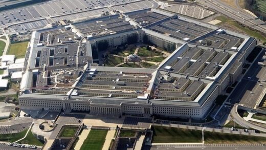 Новини світу - Співробітник Пентагону намагався "злити" секретні дані за кордон
