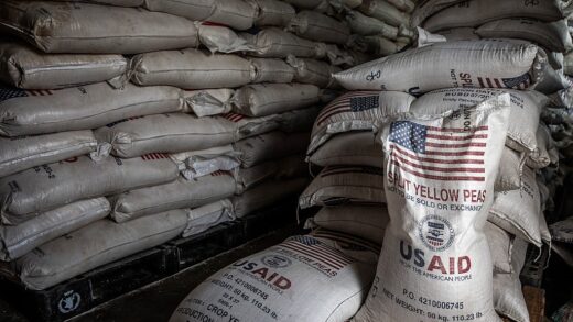 Новини світу - США утилізують рекордні запаси їжі на складах USAID - ЗМІ