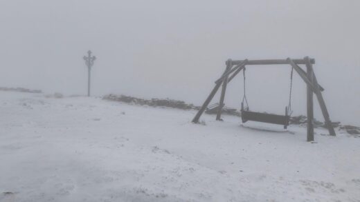 Новини України - У Карпатах насипало снігу і вдарив мороз