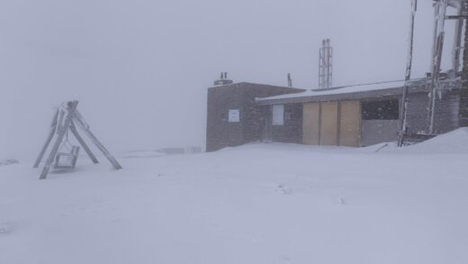 Новини України - У Карпатах знову випав сніг, вдарив мороз