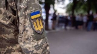Новини України - У Львові працівники ТЦК схопили напівбосого чоловіка
