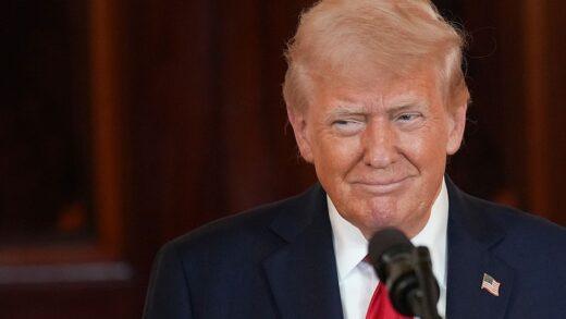 Новини світу - У певний момент: Трамп готовий зняти мита з Китаю