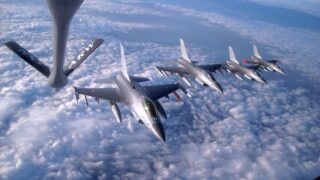 Новини світу - У США схвалили новий пакет допомоги Україні для обслуговування F-16