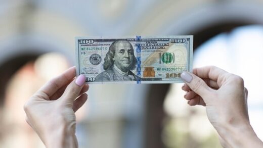 Новини бізнесу - Українці різко скоротили купівлю доларів у банках