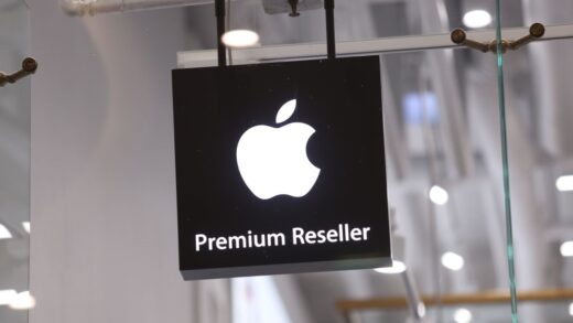Новини світу - В Росії оштрафували Apple за "пропаганду ЛГБТ"