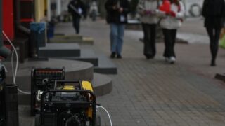 Новини України - Влітку можуть давати світло за графіками - як підготуватися до блекауту