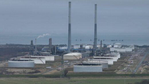 Новини світу - ЄС планує заборонити російський газ до 2027 року - ЗМІ