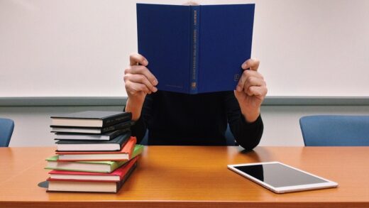 Новини України - З університету в Луцьку відрахували понад 1000 студентів-чоловіків