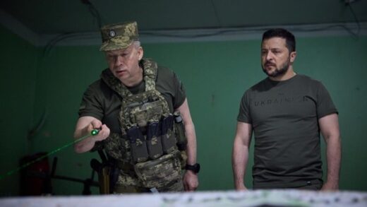Новини України - Зеленський заслухав доповідь Сирського