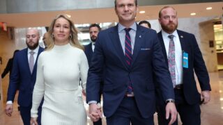 Новини світу - ЗМІ дізналися нові скандальні деталі про главу Пентагону