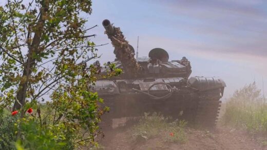 Новини України - ЗСУ відбивають російські атаки на 11 напрямках