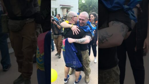 Подарунок для звільненого з полону від дружини, яка не знала, що чекає саме на нього