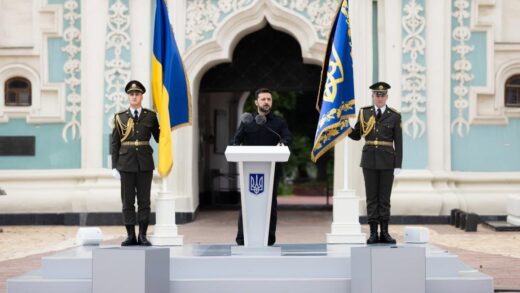 Новини України - День Конституції: Зеленський звернувся до громадян