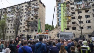 Новини України - Іноземні дипломати оглянули місце удару РФ у Києві