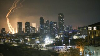 Новини світу - Іран завдав удару по Ізраїлю: є загиблі, багато поранених