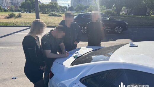 Новини України - На Дніпропетровщині правоохоронниця видалила дані сотень ухилянтів