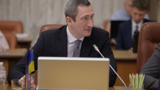 Новини України - НАБУ оголосило підозру віцепрем’єру Чернишову