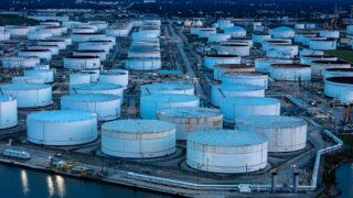 Новини бізнесу - Нафтові резерви США впали до річного мінімуму