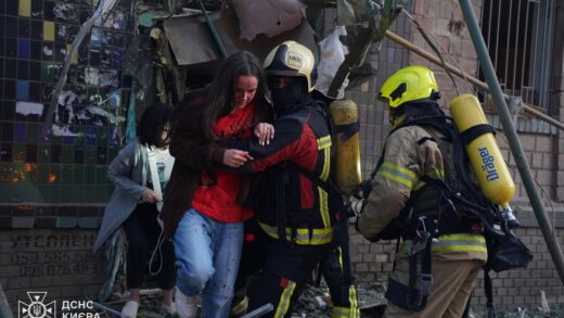 Новини Києва - Удар по Києву: зруйнований під'їзд, є загиблі