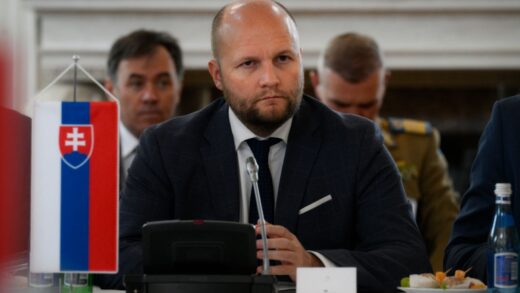 Новини світу - В Словаччині вирішили затримати екс-міністра через допомогу Україні