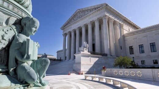 Новини світу - Верховний суд США заборонив нижчим судам блокувати укази Трампа