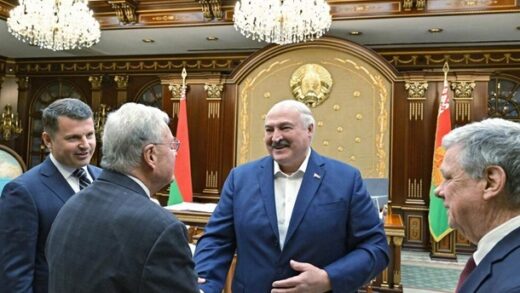 Новини світу - ЗМІ назвали причину поїздки Келлога до Лукашенка
