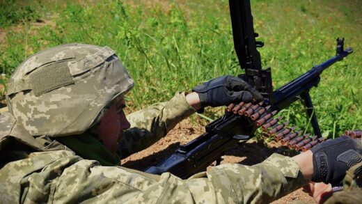 Новини України - ЗСУ відбивають атаки росіян на 12 напрямках