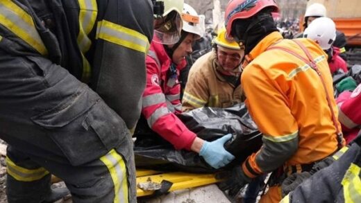 Новини України - Атака на Харків: пожежа в будинку, 13 потерпілих