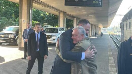 Новини України - Келлог приїхав з тривалим візитом в Україну