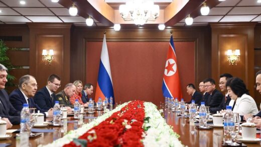 Новини світу - Лавров прибув на переговори у КНДР