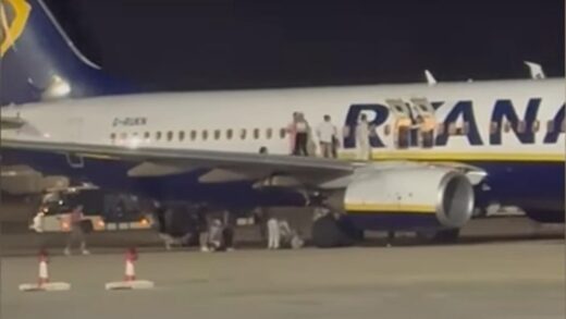 Новини світу - На Майорці горів літак Ryanair, 18 постраждалих