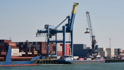 Новини світу - Найбільший порт Європи готують до війни з РФ - ЗМІ