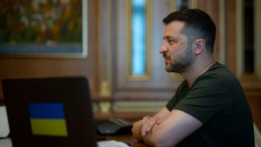 Новини України - ППО та закон про НАБУ: Зеленський провів розмову з прем’єром Канади