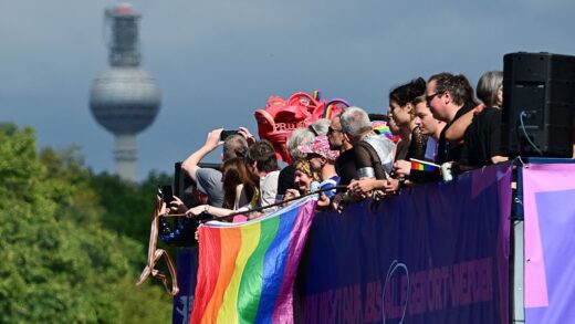 Новини світу - У Берліні поліція розігнала пропалестинський ЛГБТ-парад