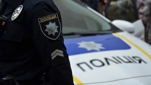 Новини Києва - У Києві чоловік демонстрував прапор із нацистською символікою