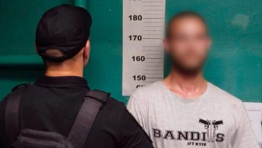 Новини Києва - У Києві чоловік п’яним на спір катався між вагонами метро