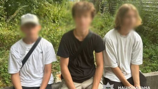 Новини України - У Києві троє підлітків залізли на верхівку будівельного крана