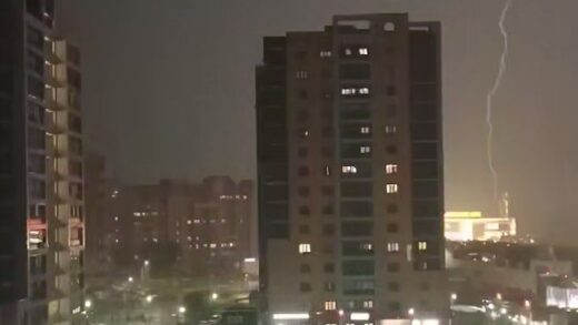 Новини світу - У Москві та Підмосков'ї шторм спричинив пожежі та блекаут