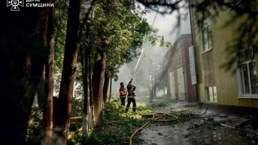Новини України - У Сумах росіяни повторно вдарили по місцю, де працювали рятувальники