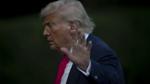 Новини світу - У Трампа рекордно впав рейтинг - опитування