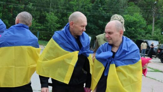 Новини України - Україна повернула з полону військових і цивільних