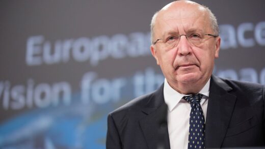 Новини світу - В ЄС пояснили, чому не зможуть закупити американську зброю для України