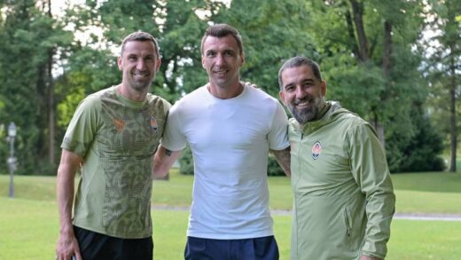 Новини спорту - Відомий спортсмен відвідав тренування Шахтаря