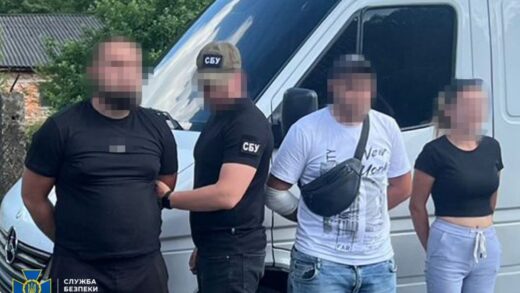 Новини України - Затримано 14 організаторів схем для ухилянтів